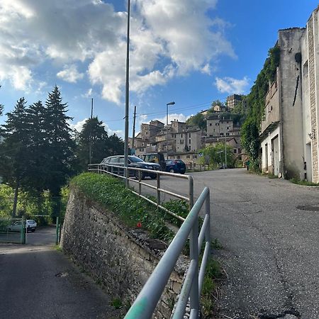 Appartamento Storico A Valle San Martino Di 스폴레토 외부 사진