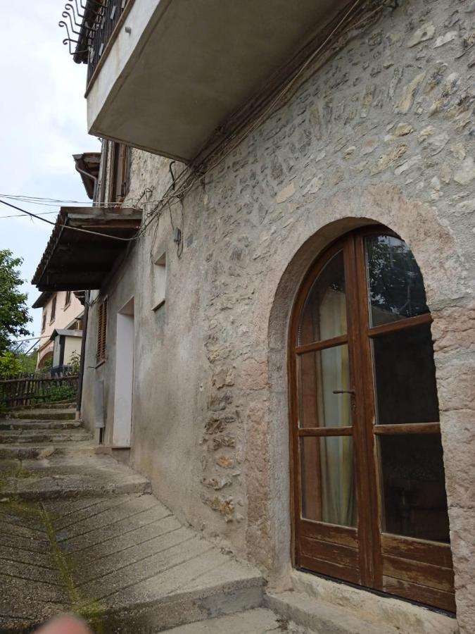 Appartamento Storico A Valle San Martino Di 스폴레토 외부 사진
