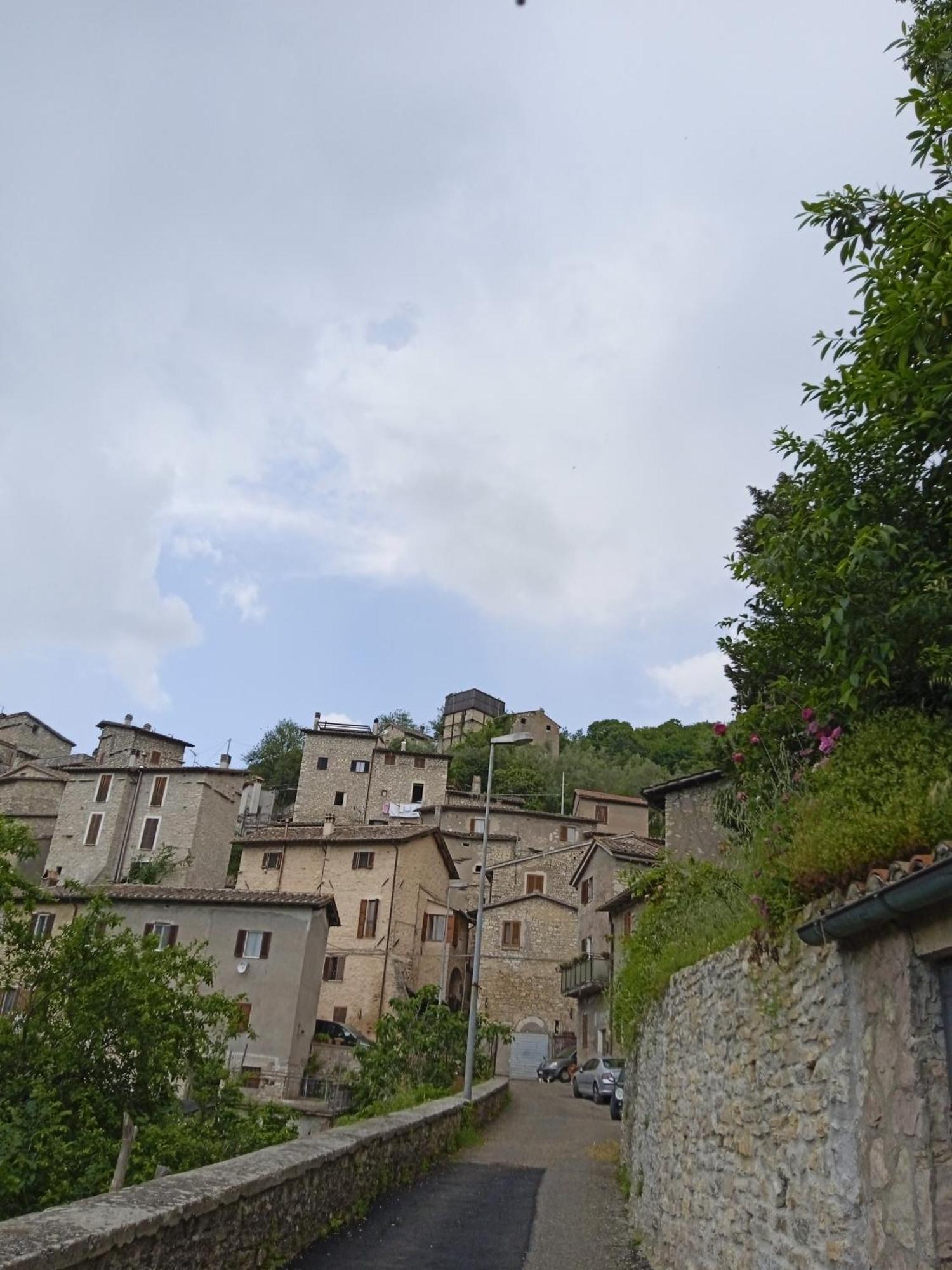 Appartamento Storico A Valle San Martino Di 스폴레토 외부 사진