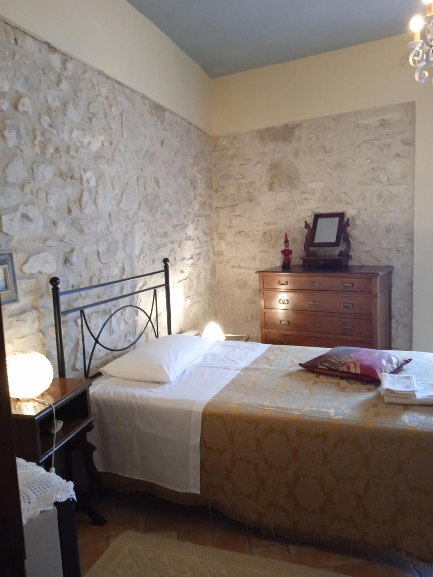 Appartamento Storico A Valle San Martino Di 스폴레토 외부 사진