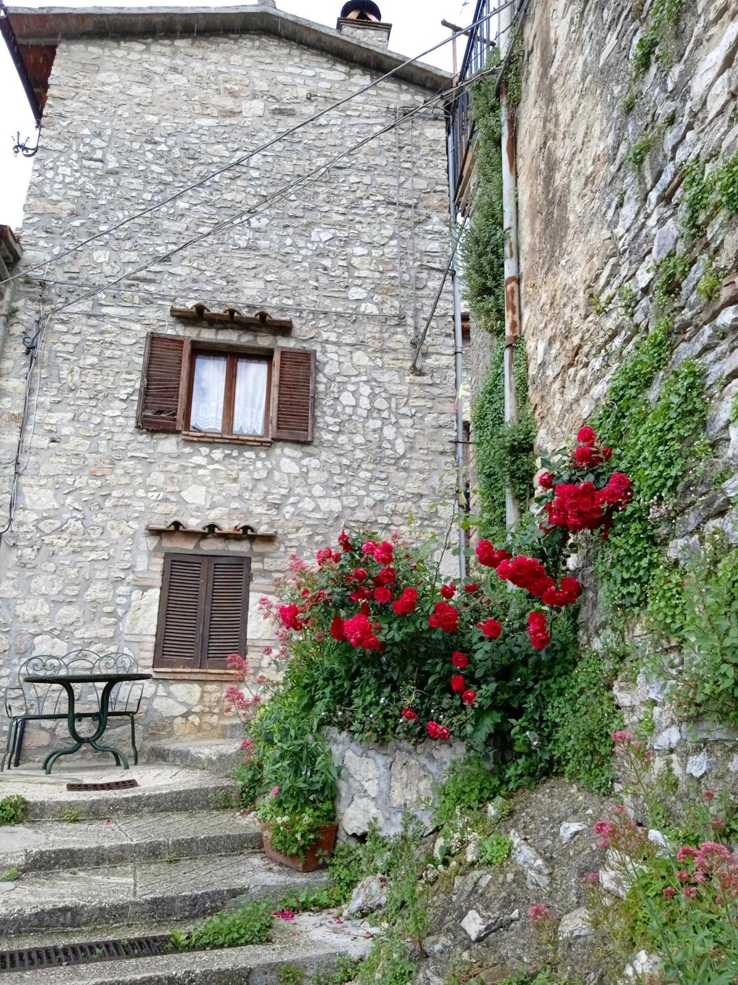 Appartamento Storico A Valle San Martino Di 스폴레토 외부 사진