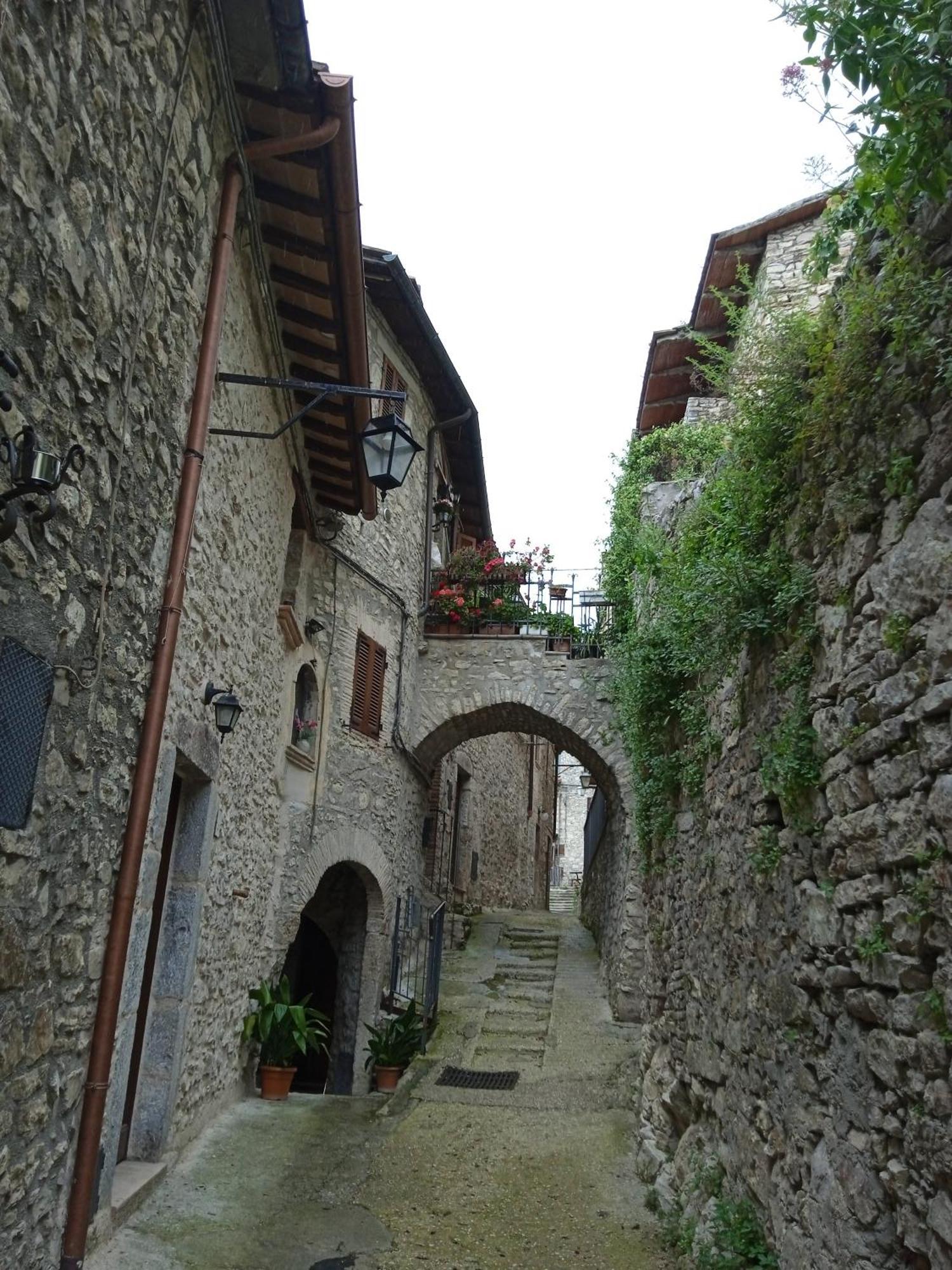Appartamento Storico A Valle San Martino Di 스폴레토 외부 사진