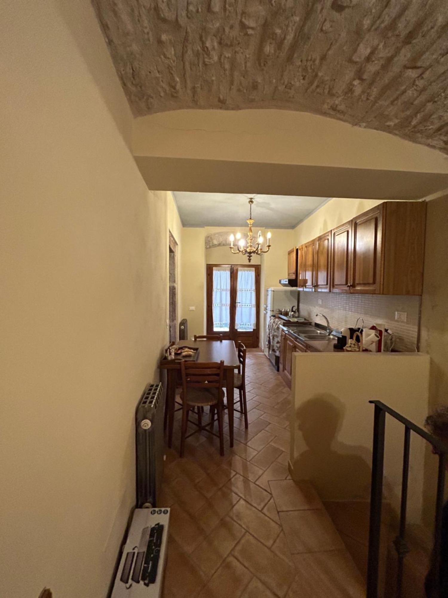 Appartamento Storico A Valle San Martino Di 스폴레토 외부 사진