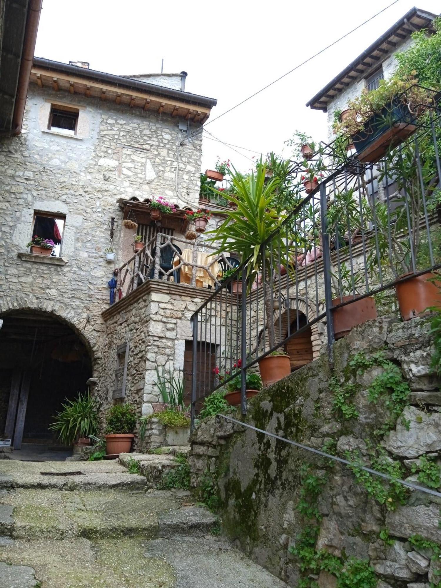Appartamento Storico A Valle San Martino Di 스폴레토 외부 사진