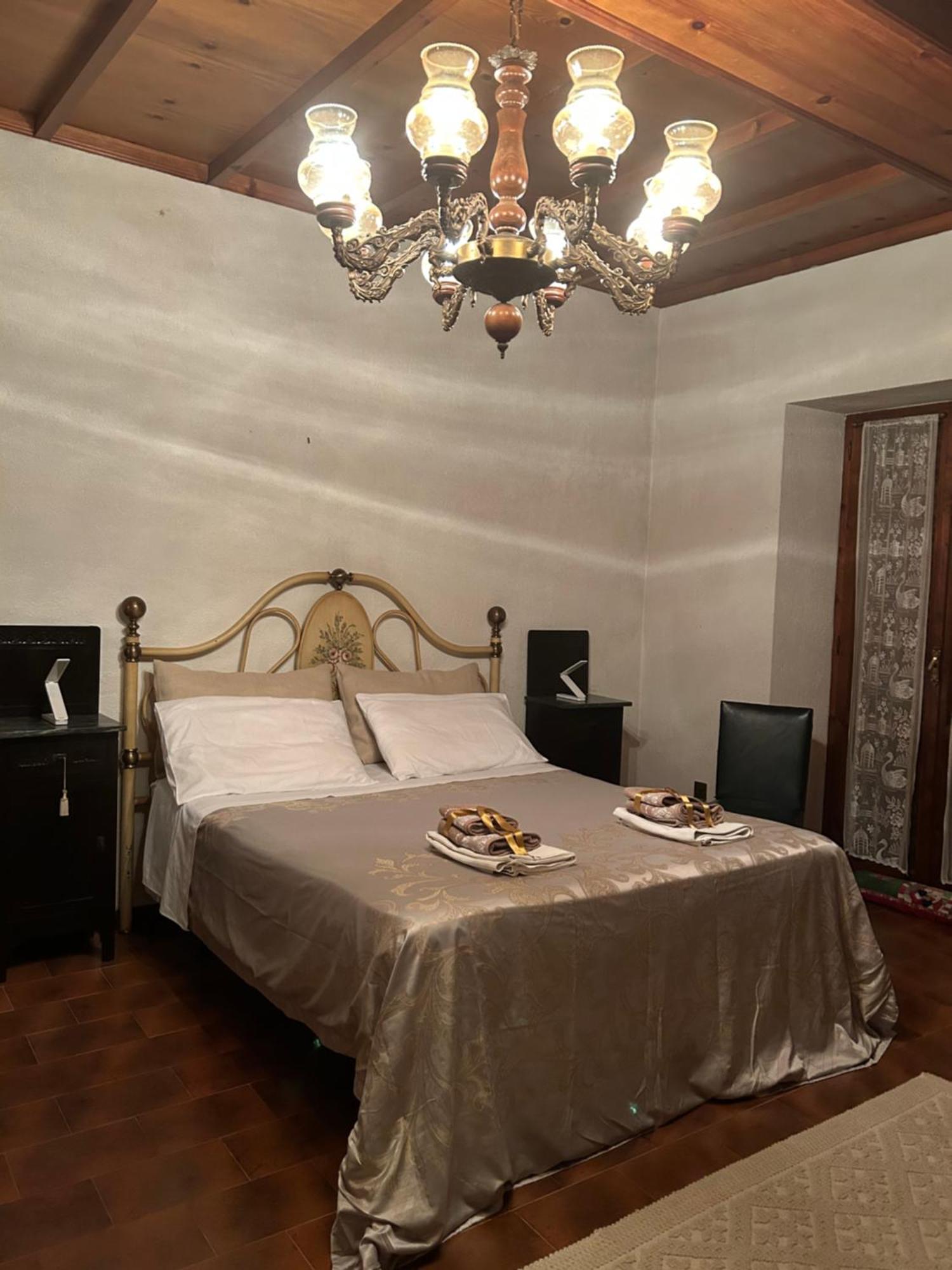 Appartamento Storico A Valle San Martino Di 스폴레토 외부 사진